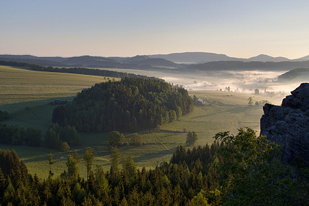 ráno na Křížovém vrchu